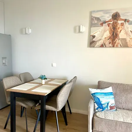 Skyline 11 - Sea Views & Serenity By The Coast *