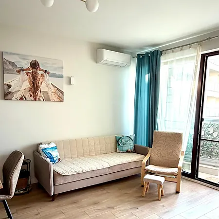 Skyline 11b - Sea View,pools & Апартаменти