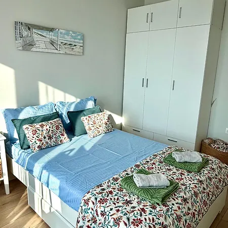 Апартаменти Skyline 11b - Sea View,pools & Варна