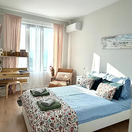 Апартаменти Skyline 11b - Sea View,pools & Варна