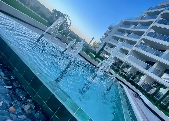 Skyline 11 - Sea Views & Serenity By The Coast 아파트 *