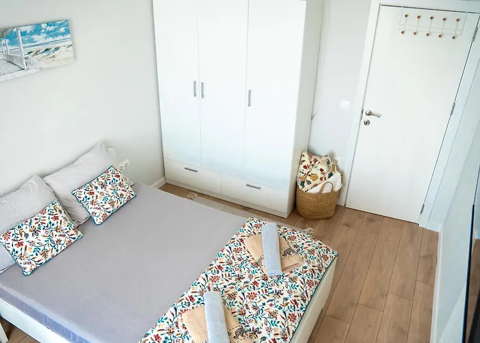 Skyline 11 - Sea Views & Serenity By The Coast * 바르나